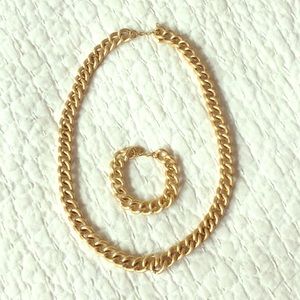 VTG Avon Textured Necklace & Bracelet